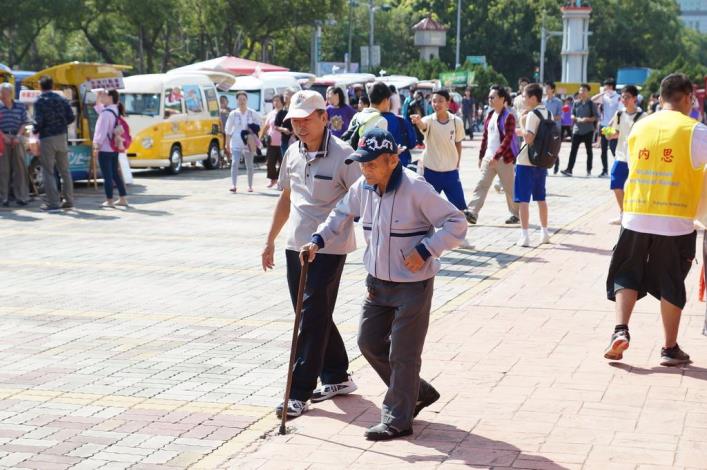 天主教新竹教區為愛儲備力量 府前廣場公益勸募活動讓愛走動